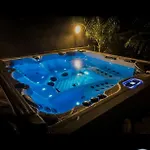 Huit Villa *