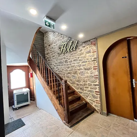 Willa Huit Cosqueville